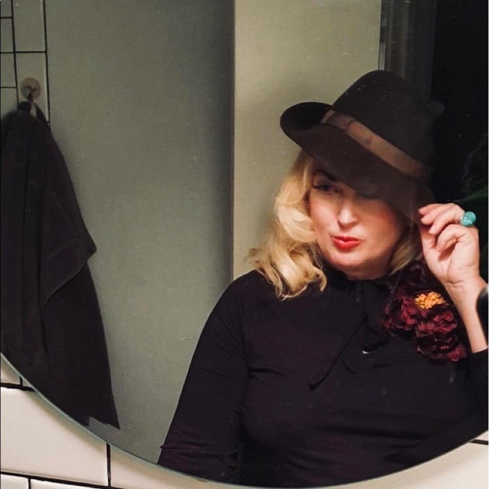 Meet your Posher, Miss Stark of Baron and the Muse